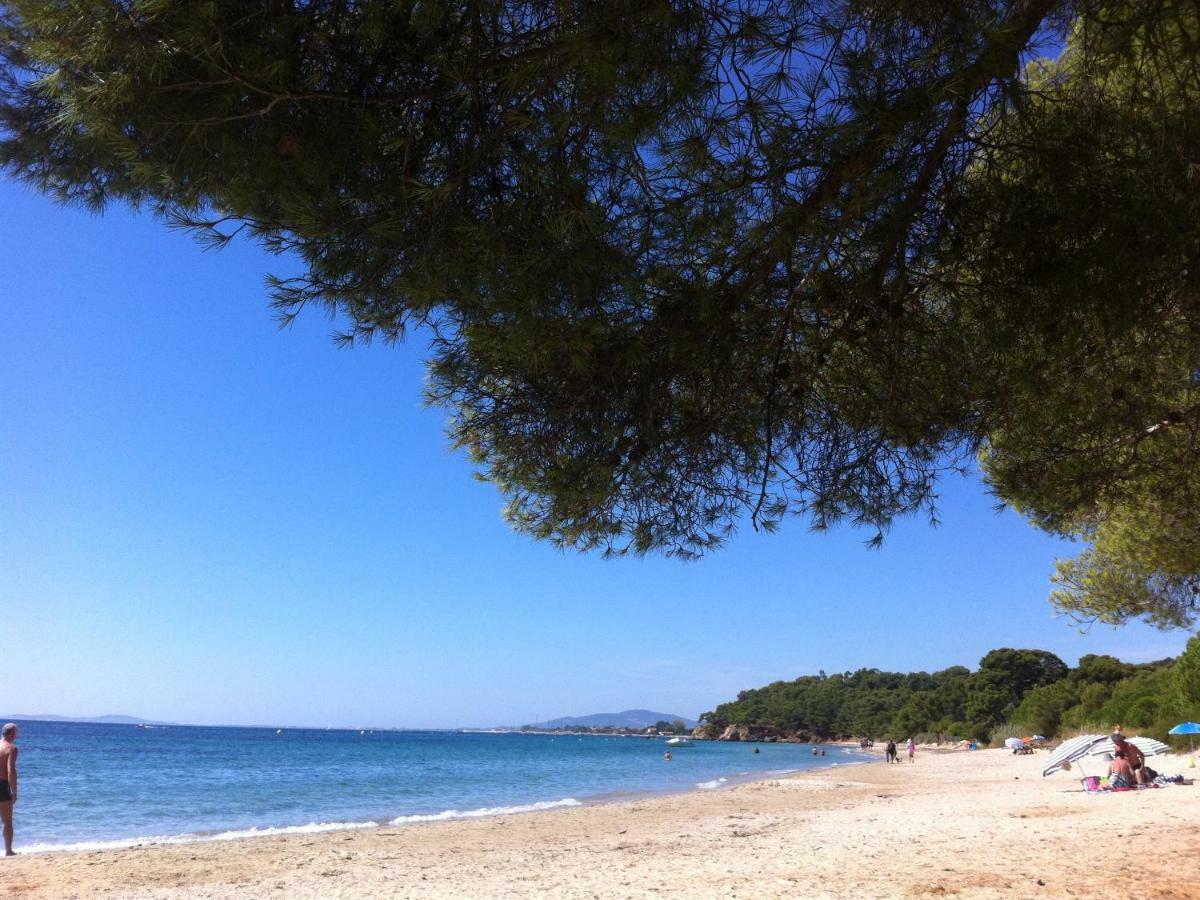 Villa De Vacances Au Calme Proche De La Mer ラ・ロンド・レ・モール エクステリア 写真